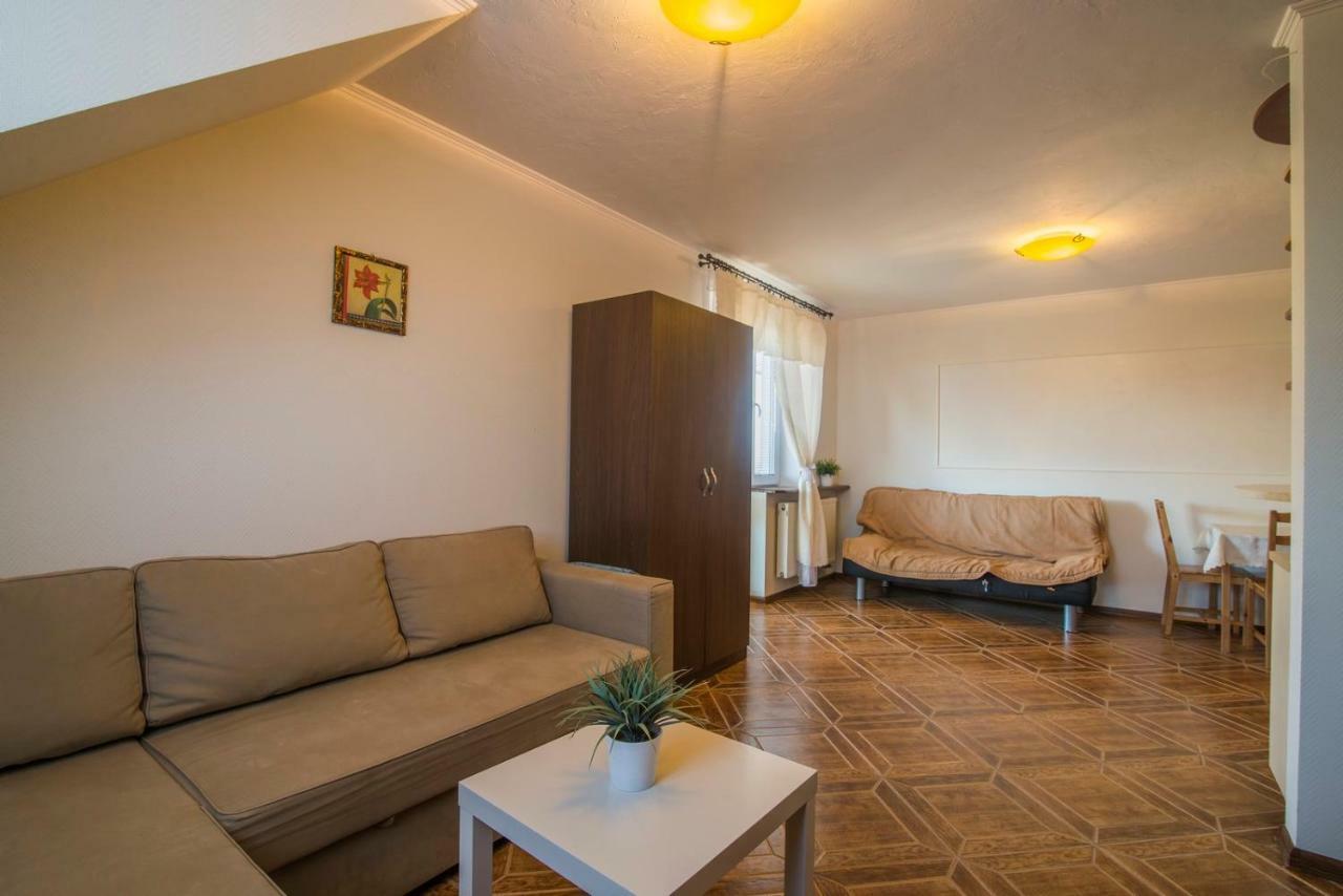 Pionow Rodzinne Apartamenty Urocza 10 Криница Морска Екстериор снимка