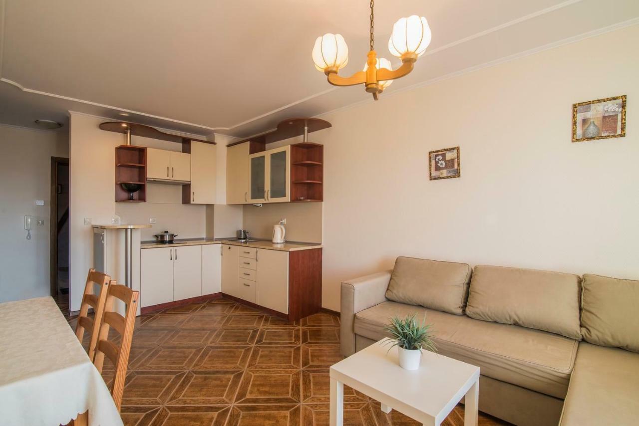 Pionow Rodzinne Apartamenty Urocza 10 Криница Морска Екстериор снимка