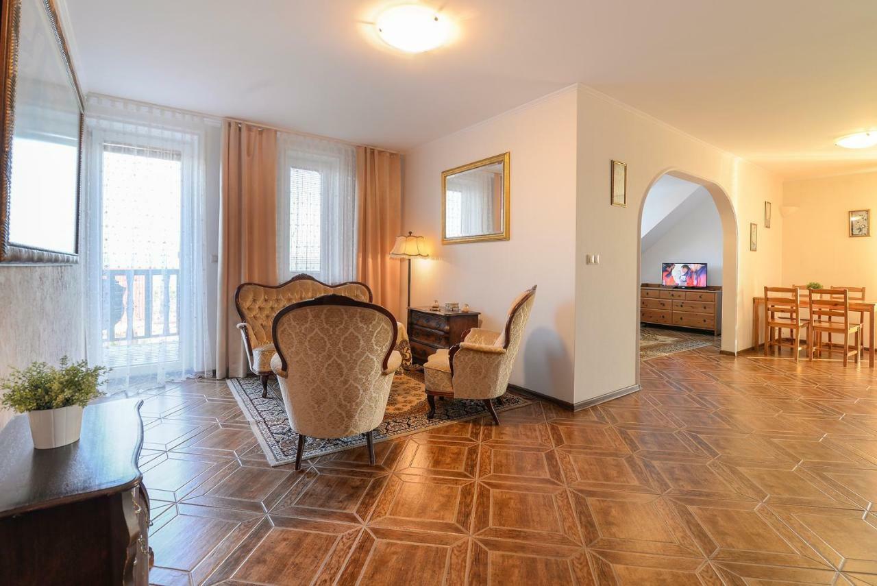 Pionow Rodzinne Apartamenty Urocza 10 Криница Морска Екстериор снимка