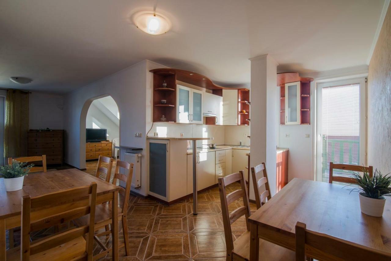 Pionow Rodzinne Apartamenty Urocza 10 Криница Морска Екстериор снимка
