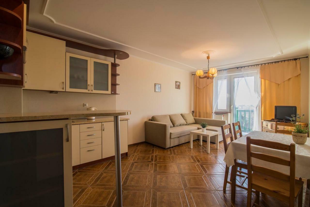 Pionow Rodzinne Apartamenty Urocza 10 Криница Морска Екстериор снимка