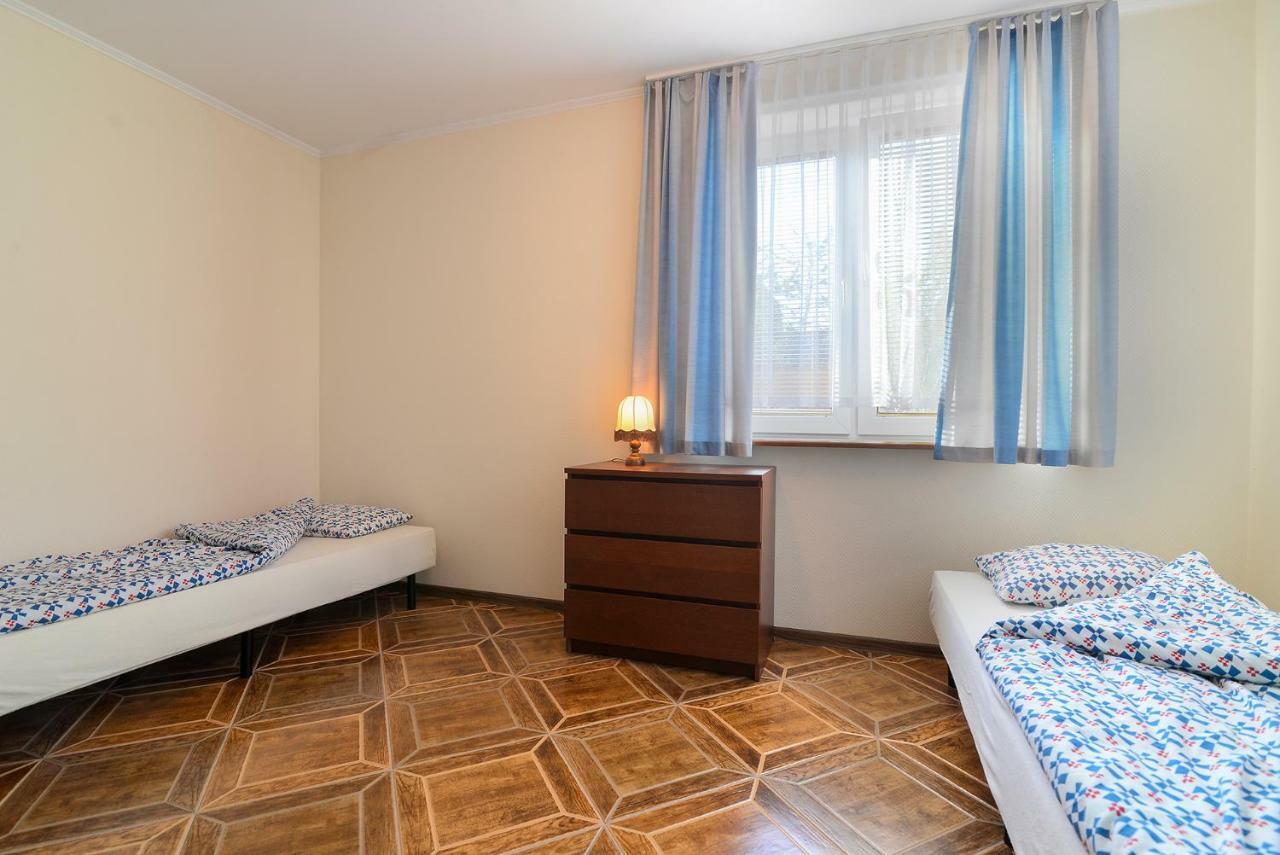 Pionow Rodzinne Apartamenty Urocza 10 Криница Морска Екстериор снимка