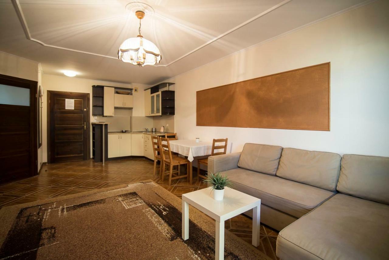 Pionow Rodzinne Apartamenty Urocza 10 Криница Морска Екстериор снимка